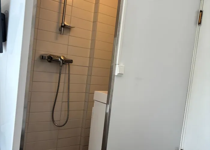 Hotel Cápsula Fengselet Gjestegard Leira (Innlandet)